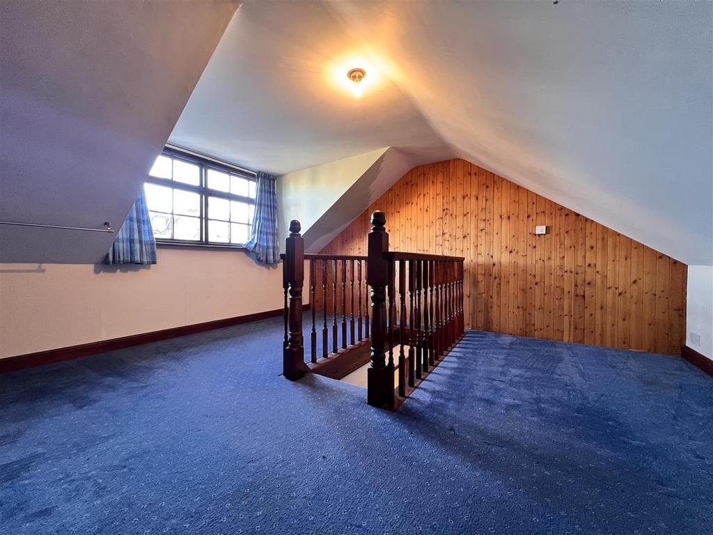 Attic bedroom 1.JPG
