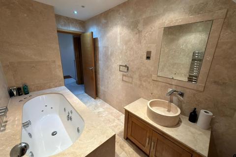 2 bedroom house share to rent, Borehamwood WD6