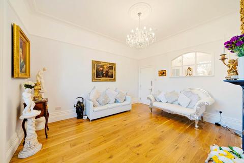 2 bedroom apartment for sale, Royal Crescent, Weston-super-Mare - Fully Refurbished & Character Filled Apartment