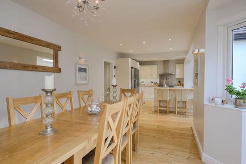 undefined, Hill Rise, Esher, KT10