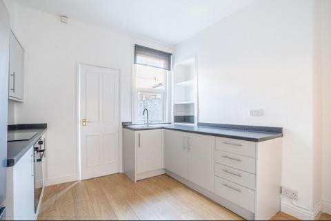 2 bedroom terraced house to rent, Queen Victoria Street, South Bank, York