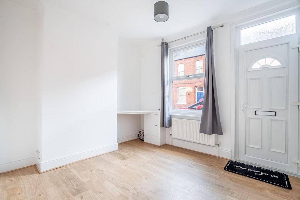QVS Front Room.JPG