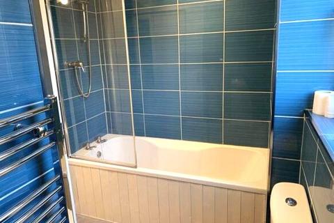 3 bedroom end of terrace house to rent, Trent Way, Newark, NG24