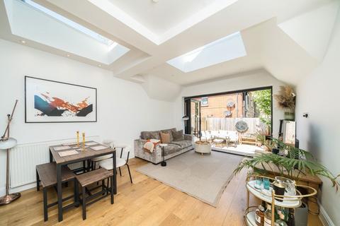 2 bedroom house for sale, Church Lane, London SW17