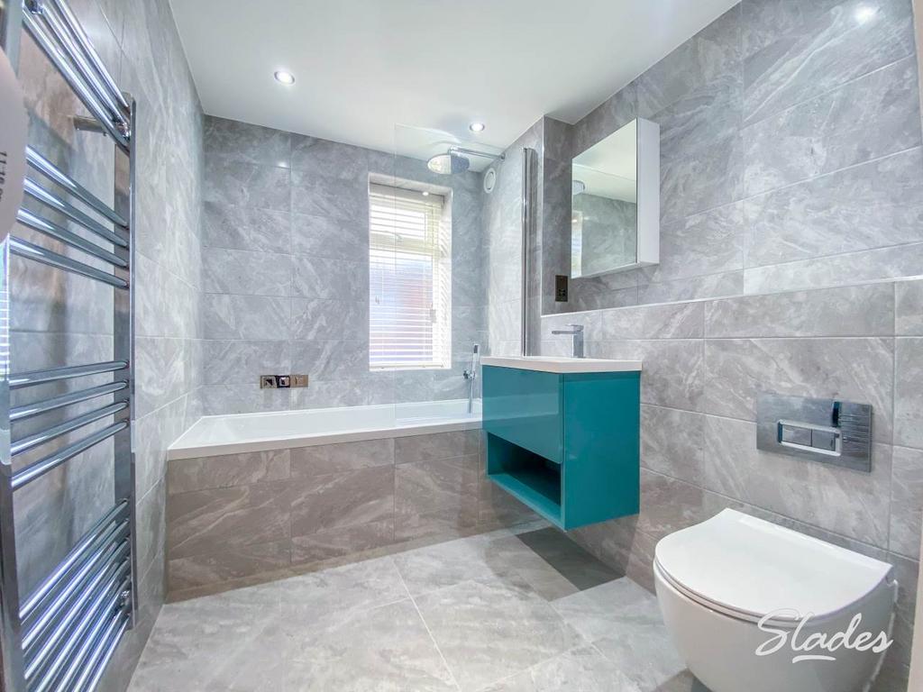 Flat 5 Bathroom