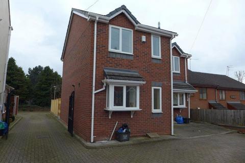 2 bedroom semi-detached house to rent, Cemetery Road, Lye