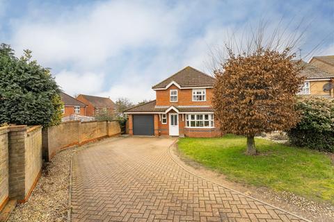 4 bedroom detached house for sale, Heron Close, Fakenham
