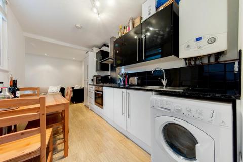 3 bedroom flat to rent, Coldharbour Lane, SW9