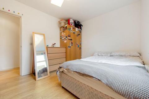 3 bedroom flat to rent, Coldharbour Lane, SW9