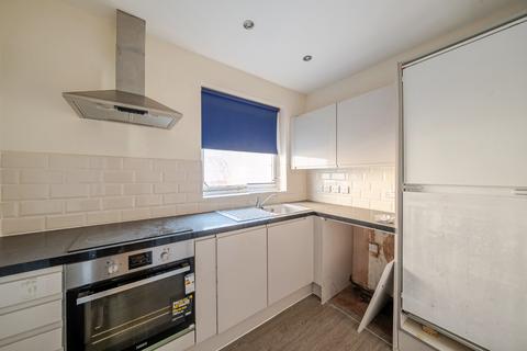 2 bedroom flat for sale, Hatherley Grove, London, W2