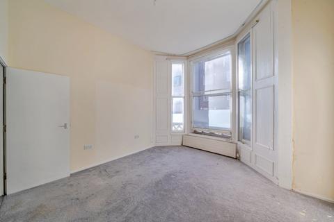 2 bedroom flat for sale, Hatherley Grove, London, W2