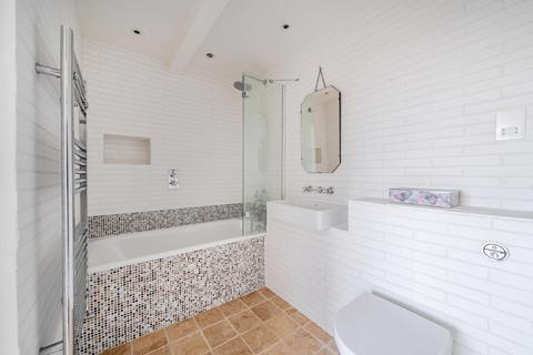 2 bedroom flat for sale, Hereford Road, Bayswater, London, W2