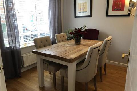 3 bedroom detached house to rent, Micheldever Gardens,WHITCHURCH