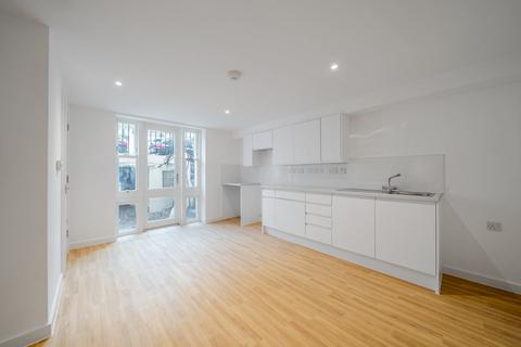 2 bedroom flat for sale, St Stephens Gardens, Bayswater, London, W2