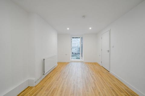 2 bedroom flat for sale, St Stephens Gardens, Bayswater, London, W2