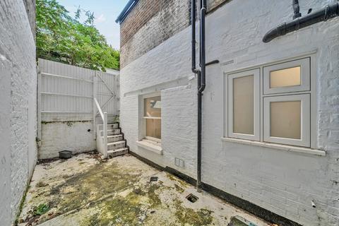 2 bedroom flat for sale, St Stephens Gardens, Bayswater, London, W2