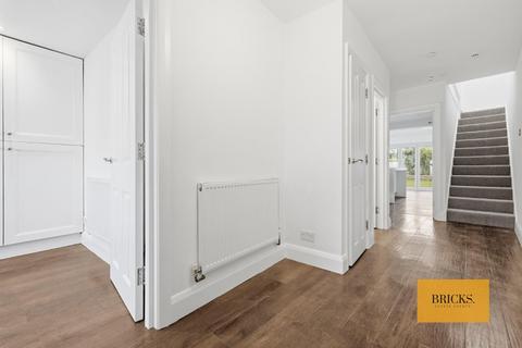 undefined, The Drummonds, Buckhurst Hill IG9