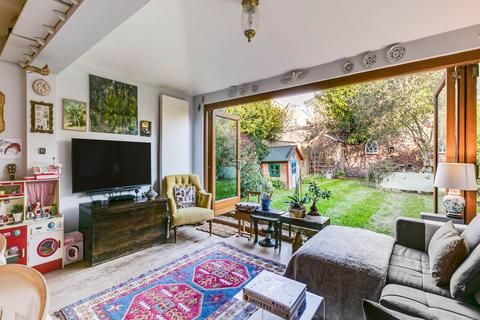 2 bedroom flat to rent, Ormeley Road , London ,