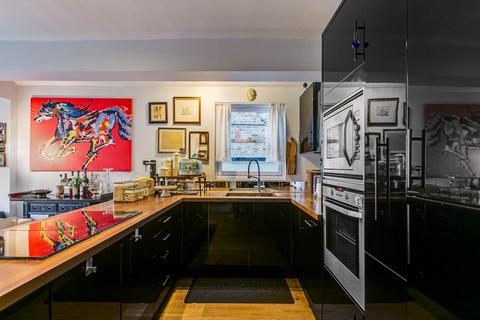 2 bedroom flat to rent, Ormeley Road , London ,