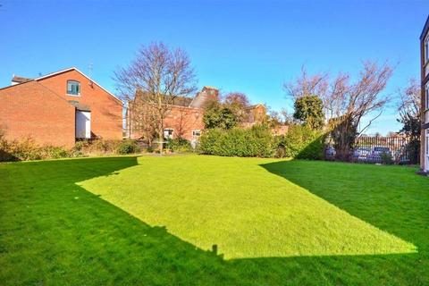 Studio to rent, St. Stephens Close Canterbury CT2