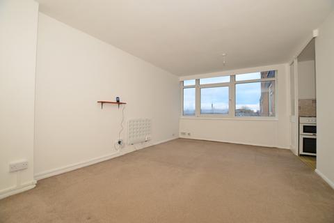 Studio to rent, St. Stephens Close Canterbury CT2