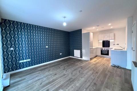 2 bedroom flat to rent, 21 Chailey Place, Hayes