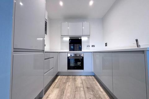 2 bedroom flat to rent, 21 Chailey Place, Hayes