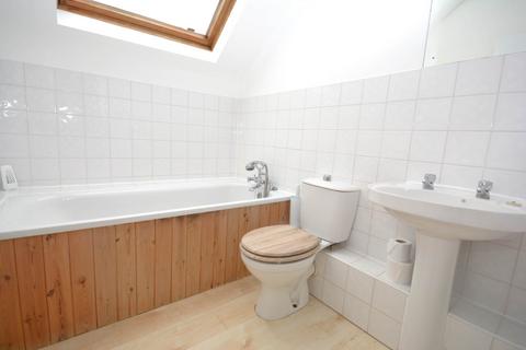 1 bedroom flat to rent, Highview Court, Eskdale Avenue, Chesham