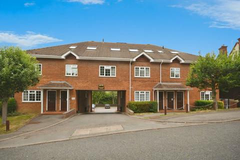 1 bedroom flat to rent, Highview Court, Eskdale Avenue, Chesham
