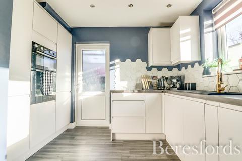 2 bedroom semi-detached house for sale, Boleyns Avenue, Braintree, CM7