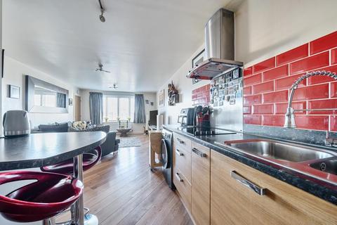2 bedroom flat for sale, Maidenhead, Berkshire, SL6