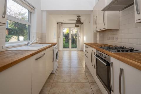 2 bedroom terraced house for sale, Chase Road, Brentwood