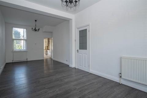 2 bedroom terraced house for sale, Chase Road, Brentwood