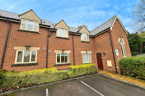 2 bedroom flat to rent, Kingshill Road, Old Town, Swindon, SN1