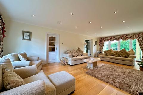 4 bedroom detached house for sale, Kennel Lane, Billericay CM11
