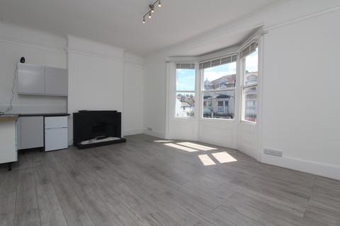 Bedsit to rent, Blatchington Road, Hove BN3