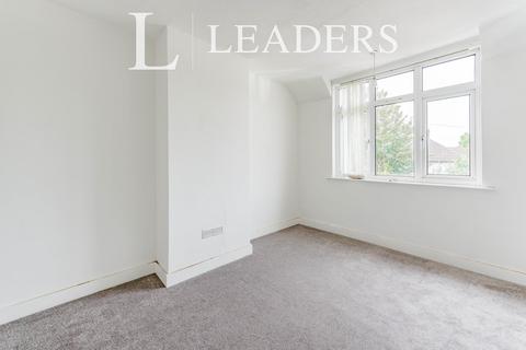 3 bedroom semi-detached house to rent, Knole Grove, East Grinstead, RH19