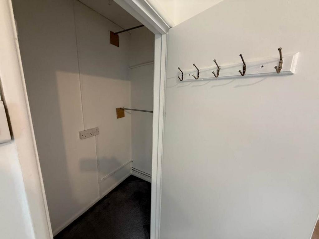 Built in wardrobe in