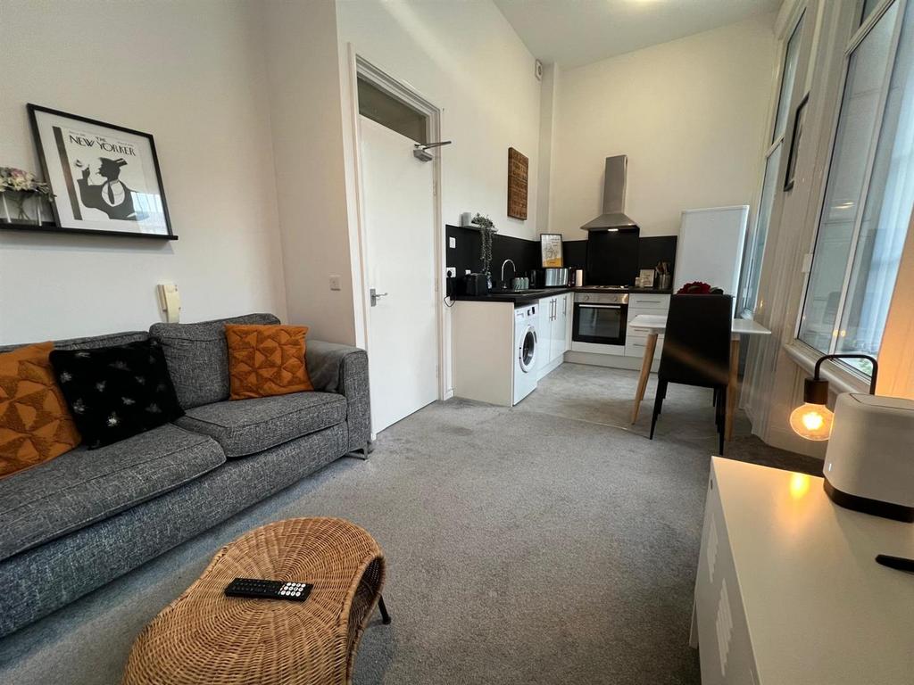 Livingroom:Kitchen.jpg