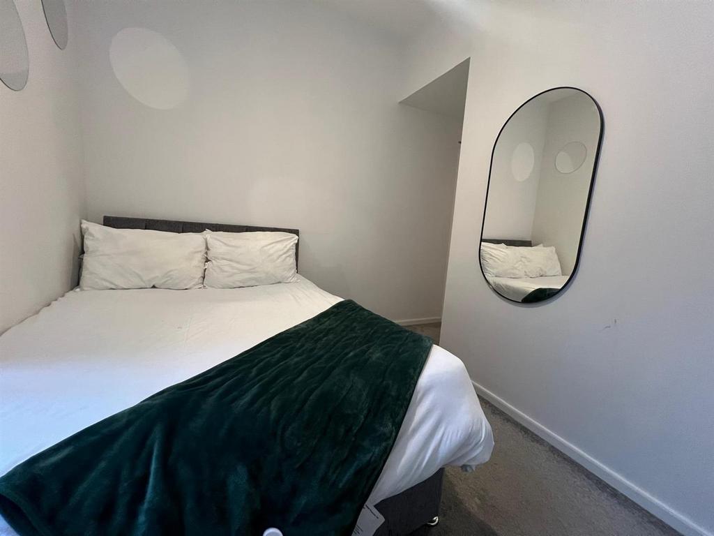 Bedroom. .jpg