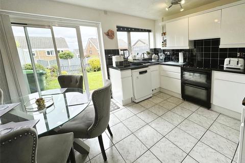 3 bedroom semi-detached house to rent, Penrice Drive, Oldbury B69