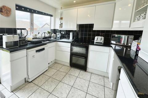 3 bedroom semi-detached house to rent, Penrice Drive, Oldbury B69