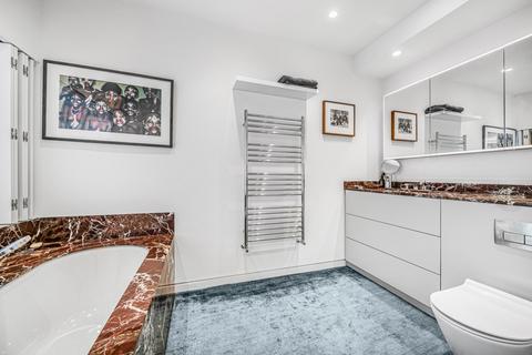 3 bedroom mews to rent, Southwick Yard, Titchborne Row, London