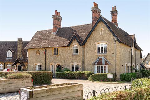 2 bedroom house to rent, Warrenne Way, Reigate