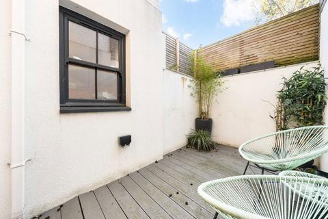 1 bedroom flat to rent, Fernlea Road, London SW12