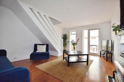 2 bedroom terraced house to rent, The Ridings, Bristol, BS13 8NU