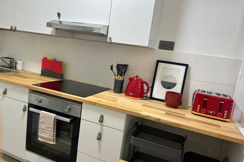 1 bedroom flat to rent, Brittany Point, London SE11