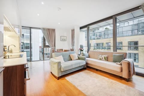 2 bedroom flat to rent, Eastfields Avenue, London