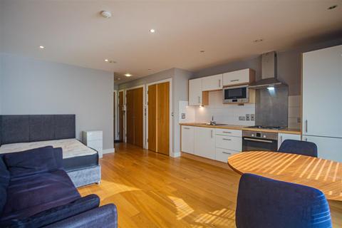 Studio to rent, Bute Terrace, Cardiff CF10