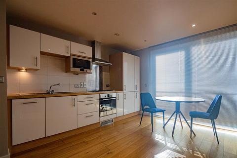 Studio to rent, Bute Terrace, Cardiff CF10